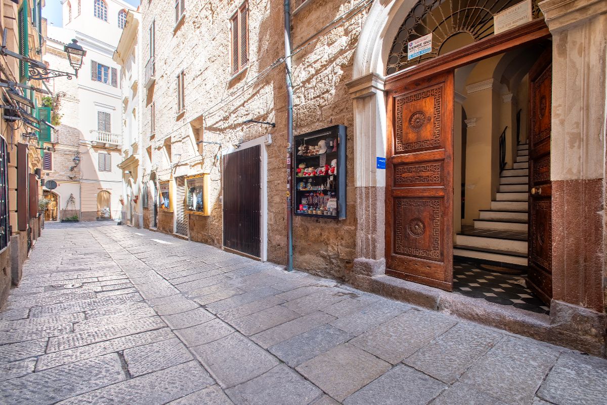 Palazzo Guillot entrance, Alghero